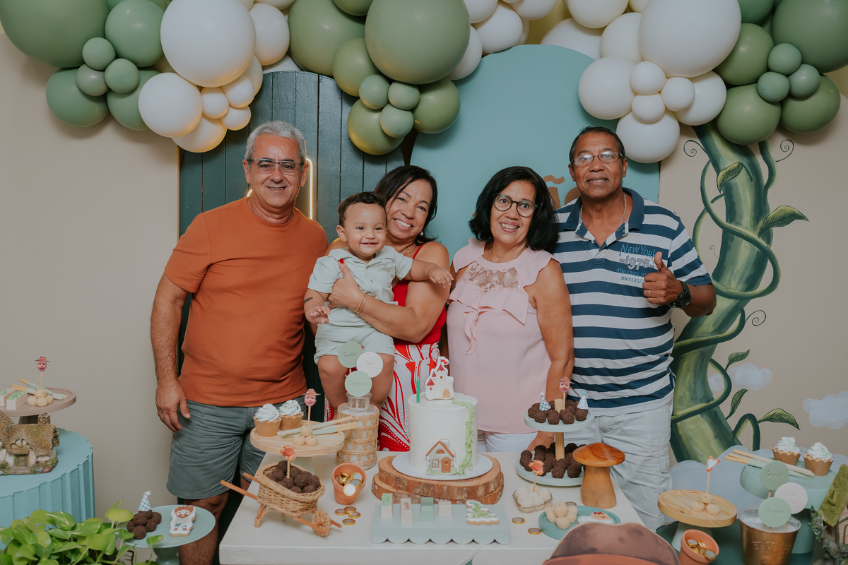 fotografa fotografia 1 ano Joao casa de festas na arvore recreio dos bandeirantes rio de janeiro rj tema Joao e o pé de feijão familia 