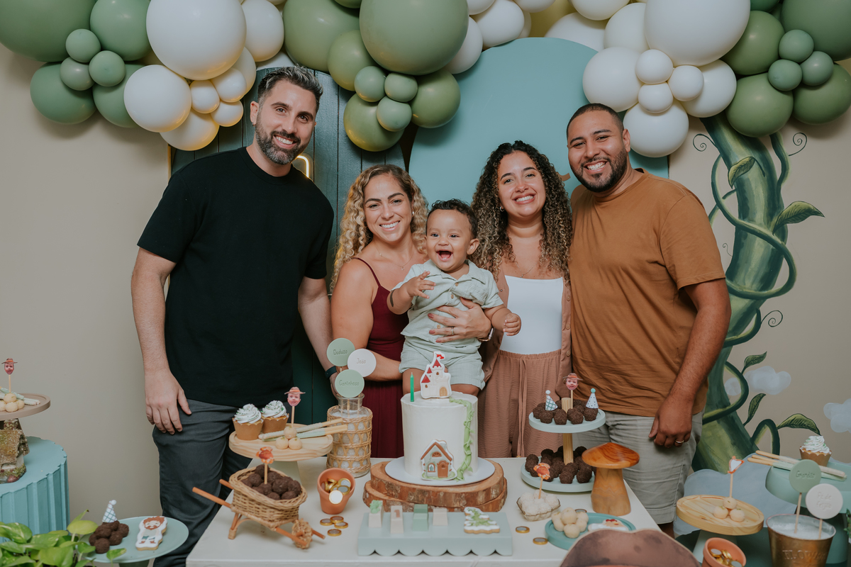 fotografa fotografia 1 ano Joao casa de festas na arvore recreio dos bandeirantes rio de janeiro rj tema Joao e o pé de feijão familia 