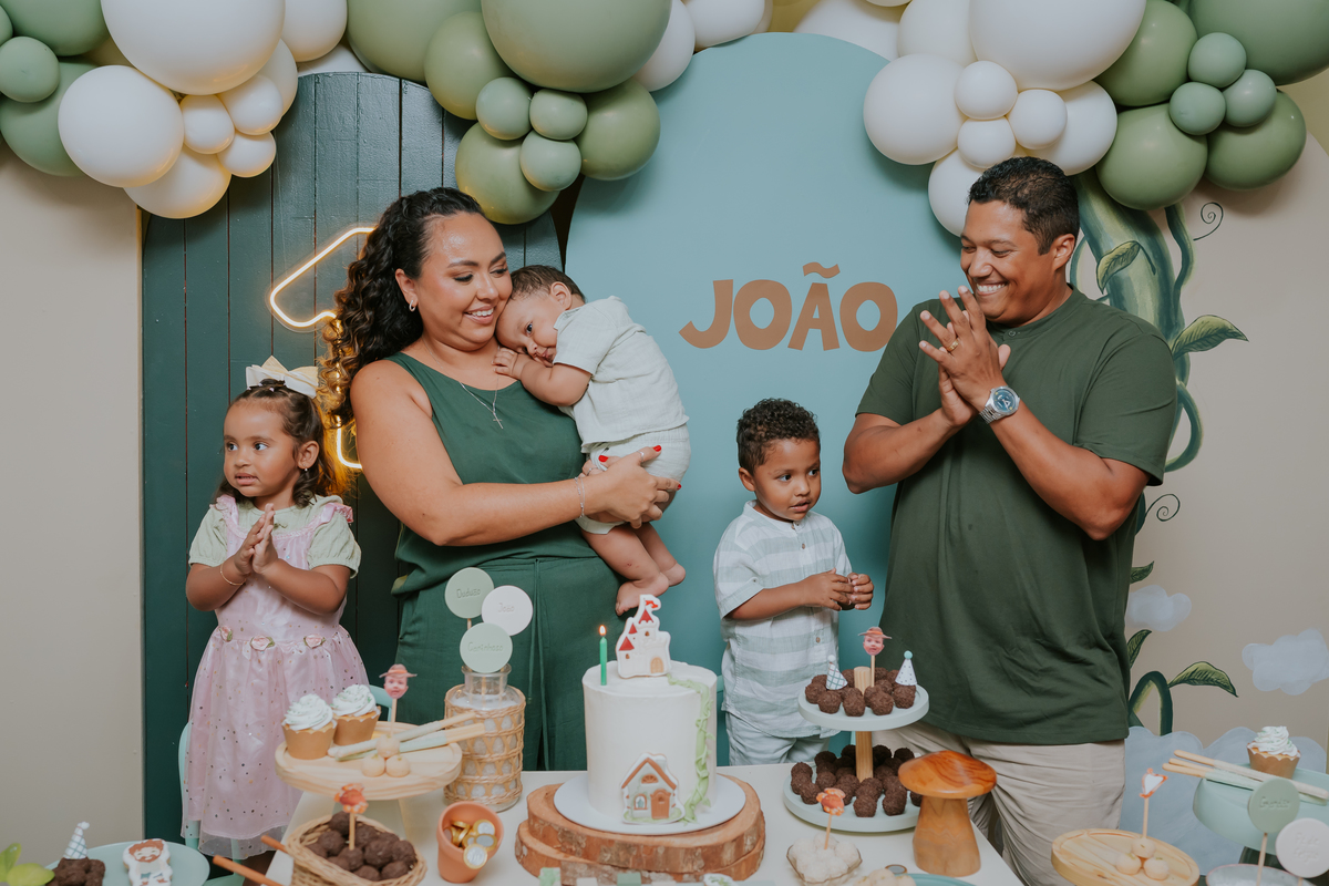 fotografa fotografia 1 ano Joao casa de festas na arvore recreio dos bandeirantes rio de janeiro rj tema Joao e o pé de feijão familia 