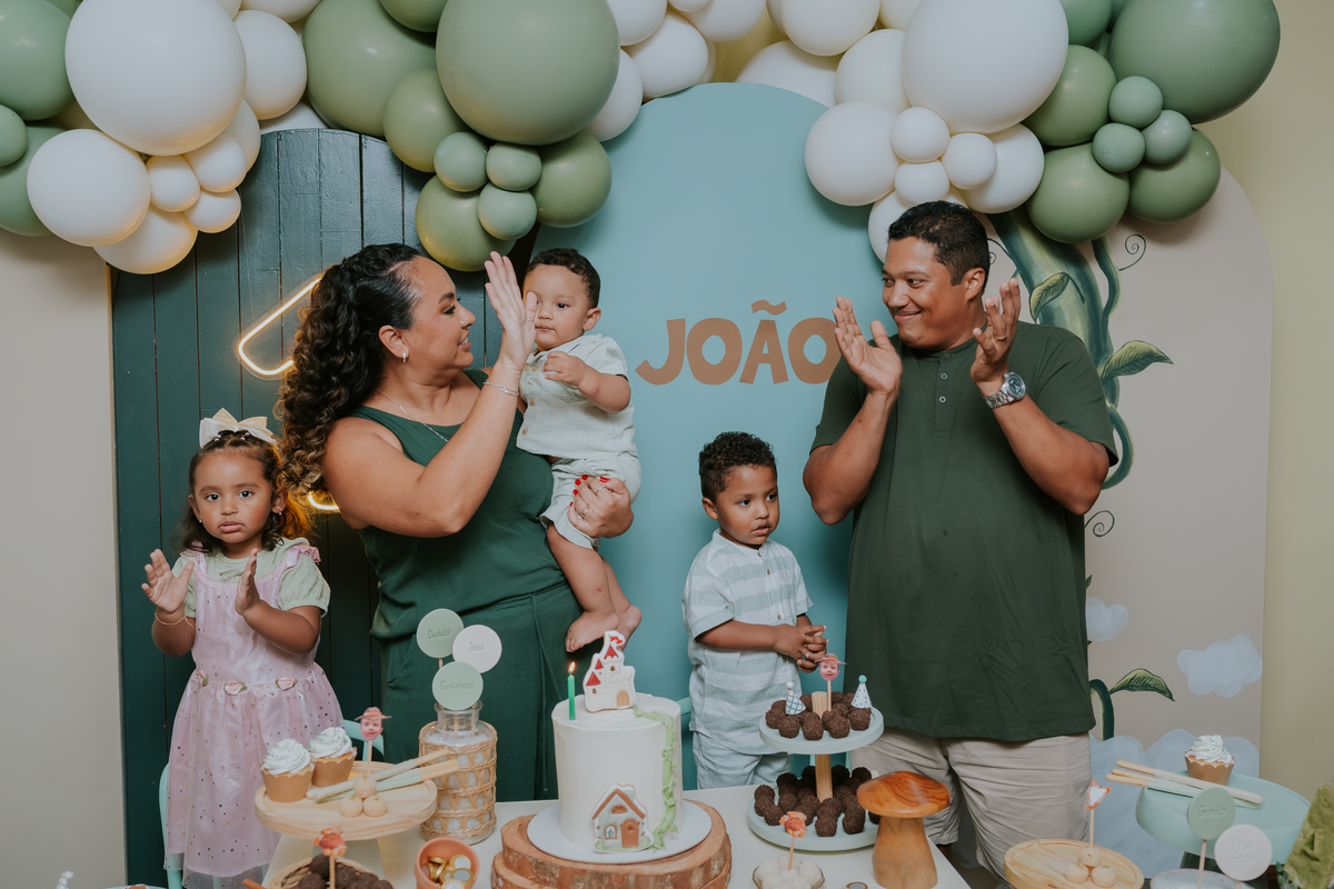 fotografa fotografia 1 ano Joao casa de festas na arvore recreio dos bandeirantes rio de janeiro rj tema Joao e o pé de feijão familia 