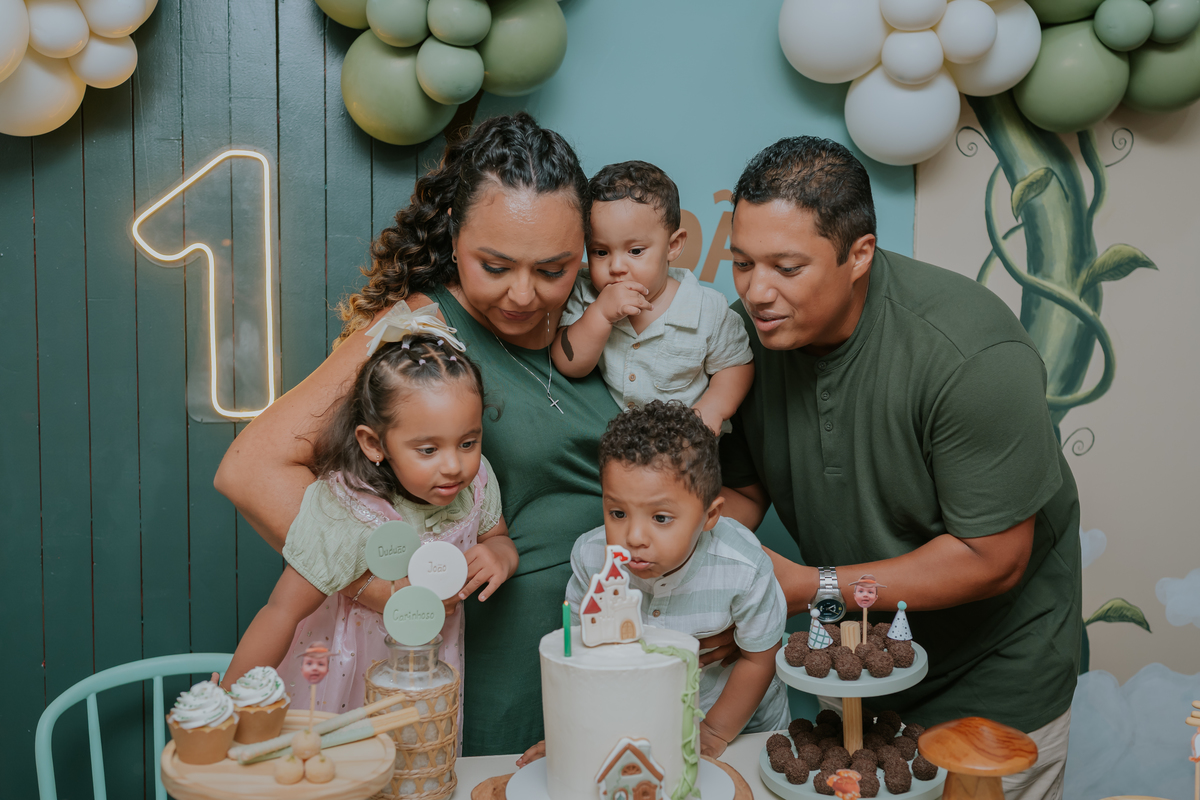 fotografa fotografia 1 ano Joao casa de festas na arvore recreio dos bandeirantes rio de janeiro rj tema Joao e o pé de feijão familia 