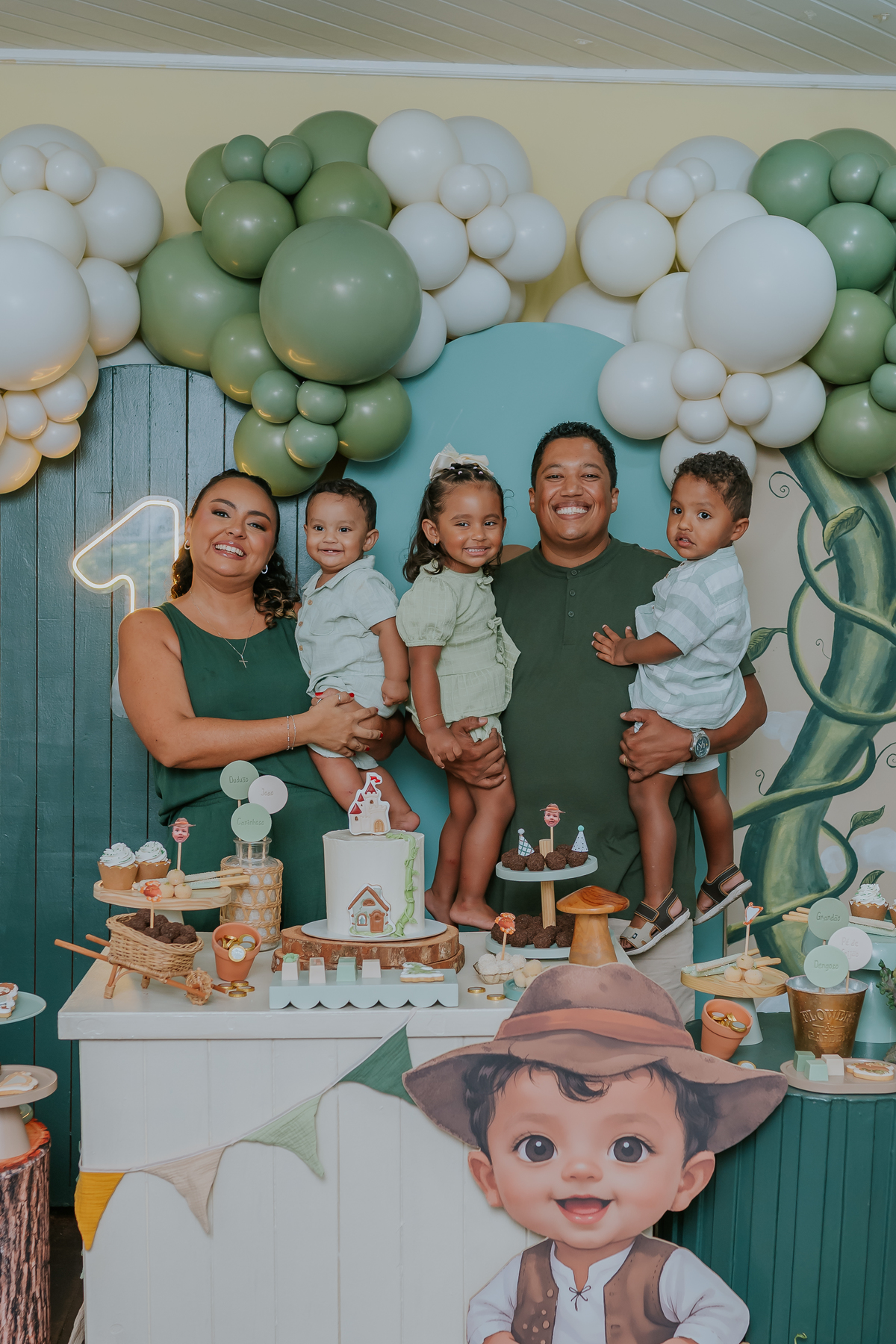 fotografa fotografia 1 ano Joao casa de festas na arvore recreio dos bandeirantes rio de janeiro rj tema Joao e o pé de feijão familia 