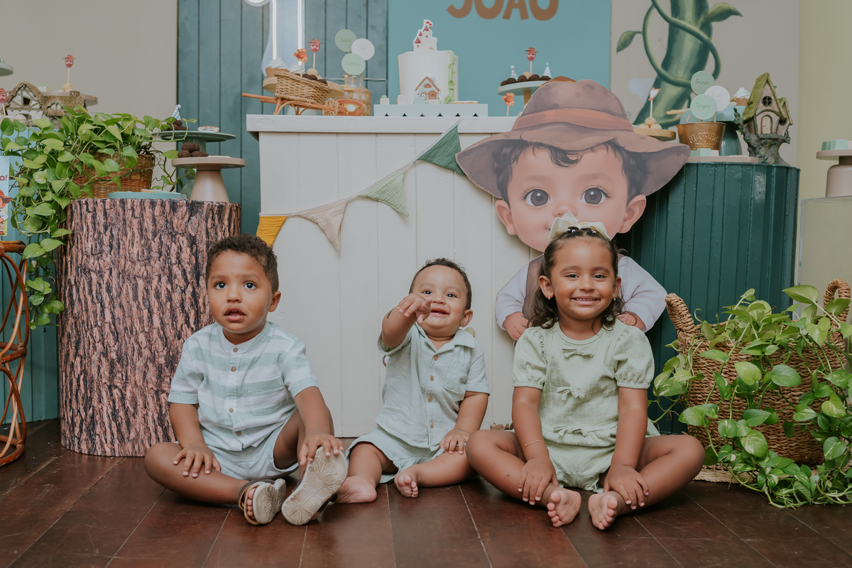 fotografa fotografia 1 ano Joao casa de festas na arvore recreio dos bandeirantes rio de janeiro rj tema Joao e o pé de feijão familia 