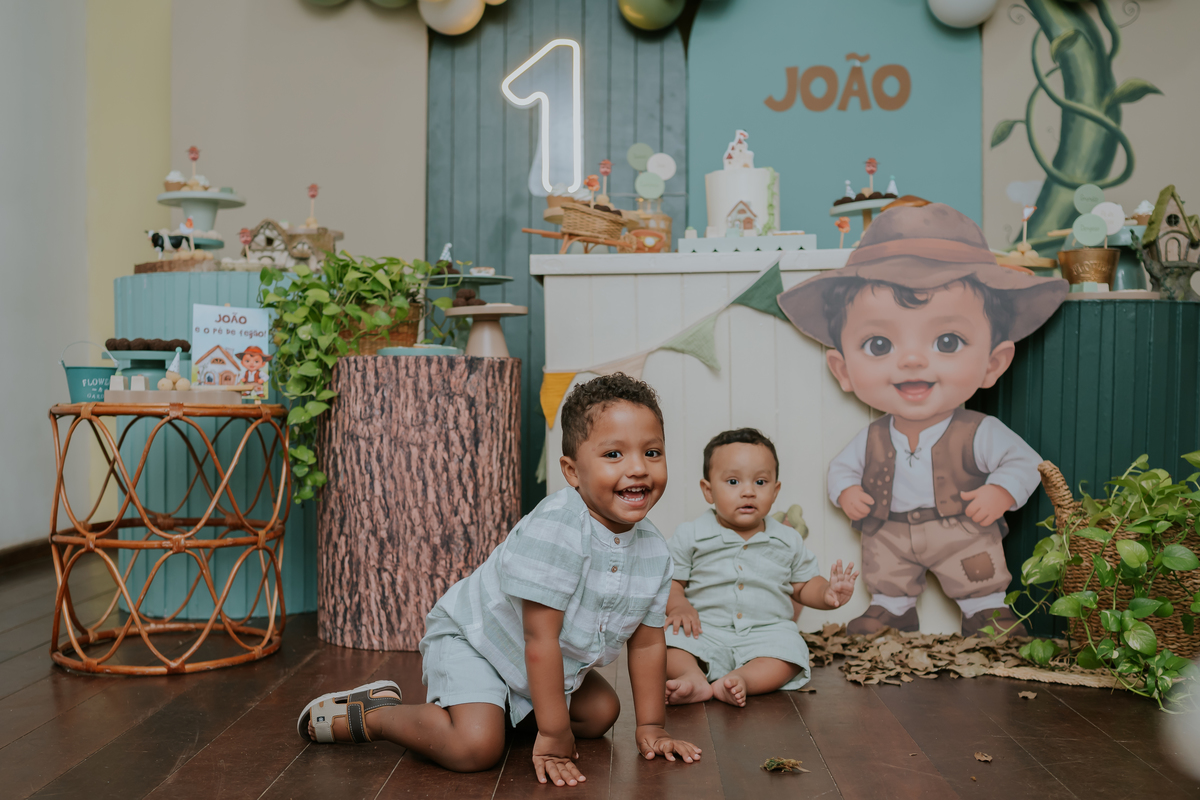 fotografa fotografia 1 ano Joao casa de festas na arvore recreio dos bandeirantes rio de janeiro rj tema Joao e o pé de feijão familia 