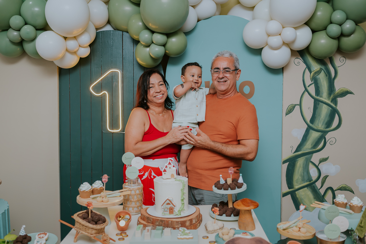 fotografa fotografia 1 ano Joao casa de festas na arvore recreio dos bandeirantes rio de janeiro rj tema Joao e o pé de feijão familia 