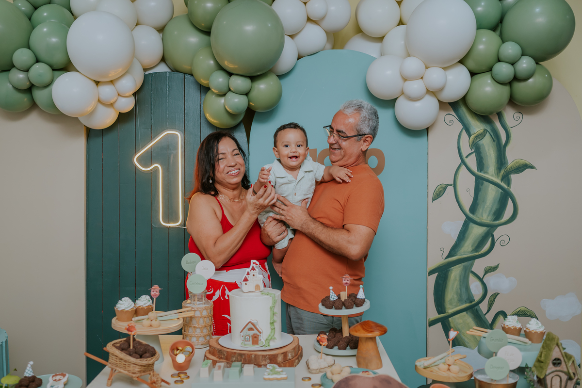 fotografa fotografia 1 ano Joao casa de festas na arvore recreio dos bandeirantes rio de janeiro rj tema Joao e o pé de feijão familia 