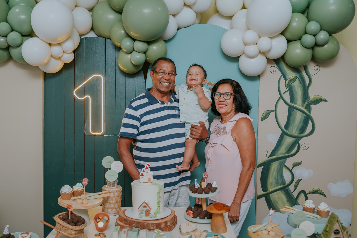 fotografa fotografia 1 ano Joao casa de festas na arvore recreio dos bandeirantes rio de janeiro rj tema Joao e o pé de feijão familia 