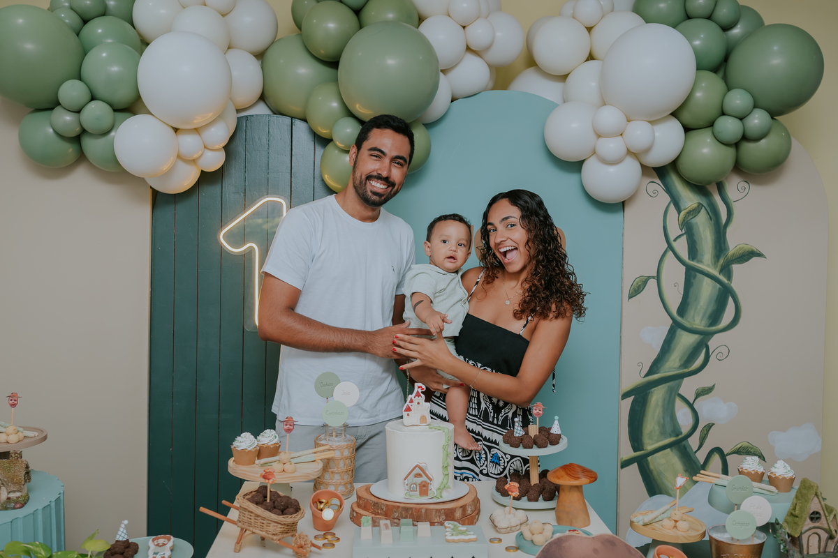 fotografa fotografia 1 ano Joao casa de festas na arvore recreio dos bandeirantes rio de janeiro rj tema Joao e o pé de feijão familia 