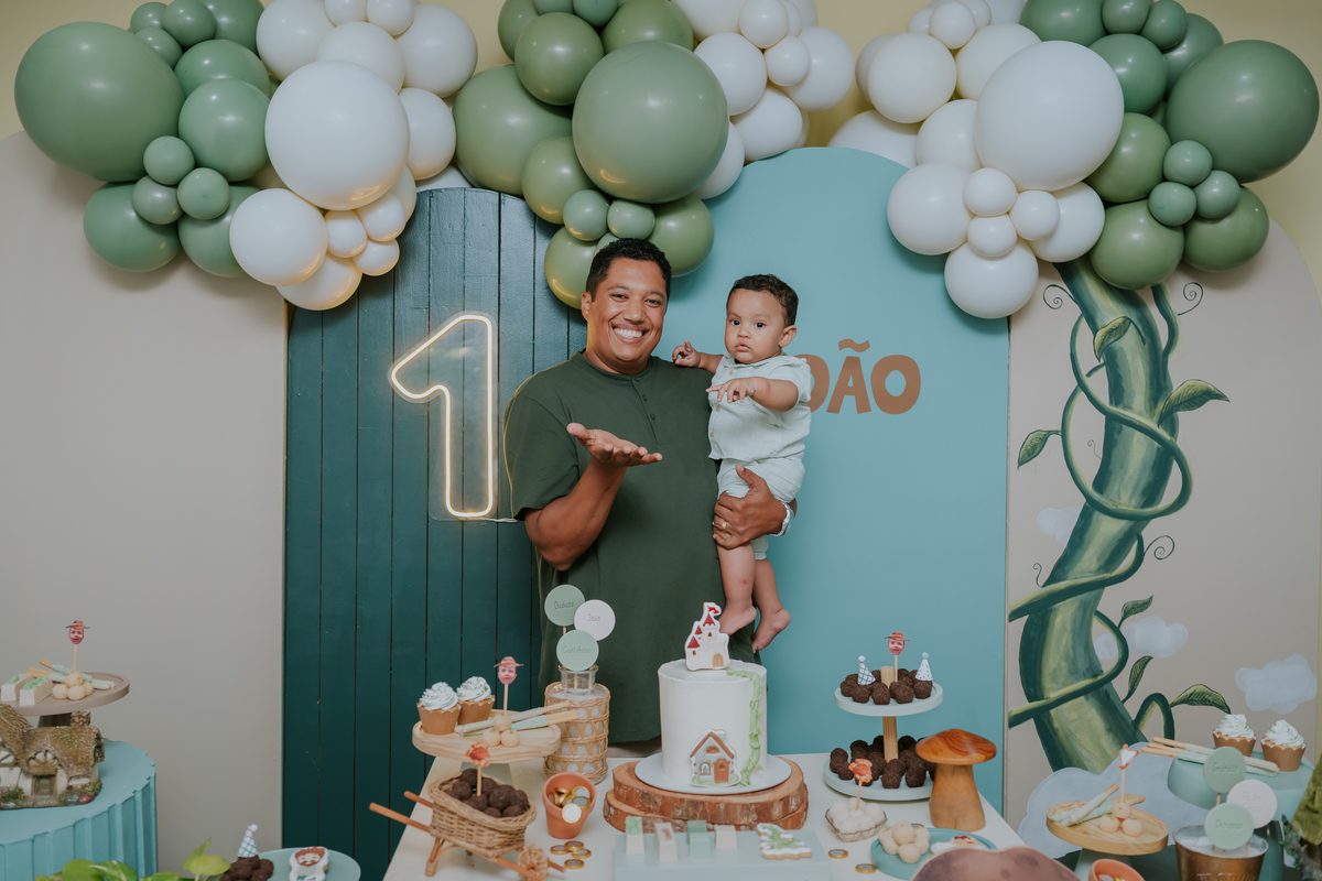 fotografa fotografia 1 ano Joao casa de festas na arvore recreio dos bandeirantes rio de janeiro rj tema Joao e o pé de feijão familia 