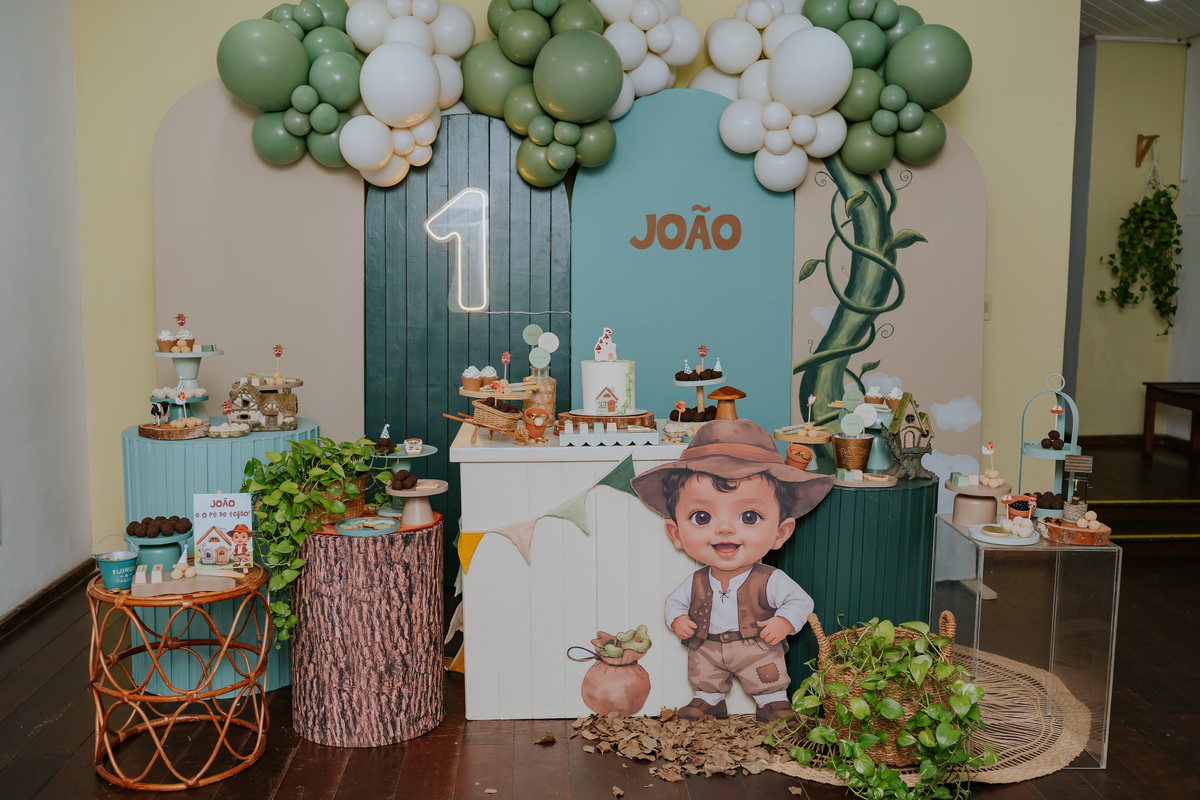 fotografa fotografia 1 ano Joao casa de festas na arvore recreio dos bandeirantes rio de janeiro rj tema Joao e o pé de feijão familia 