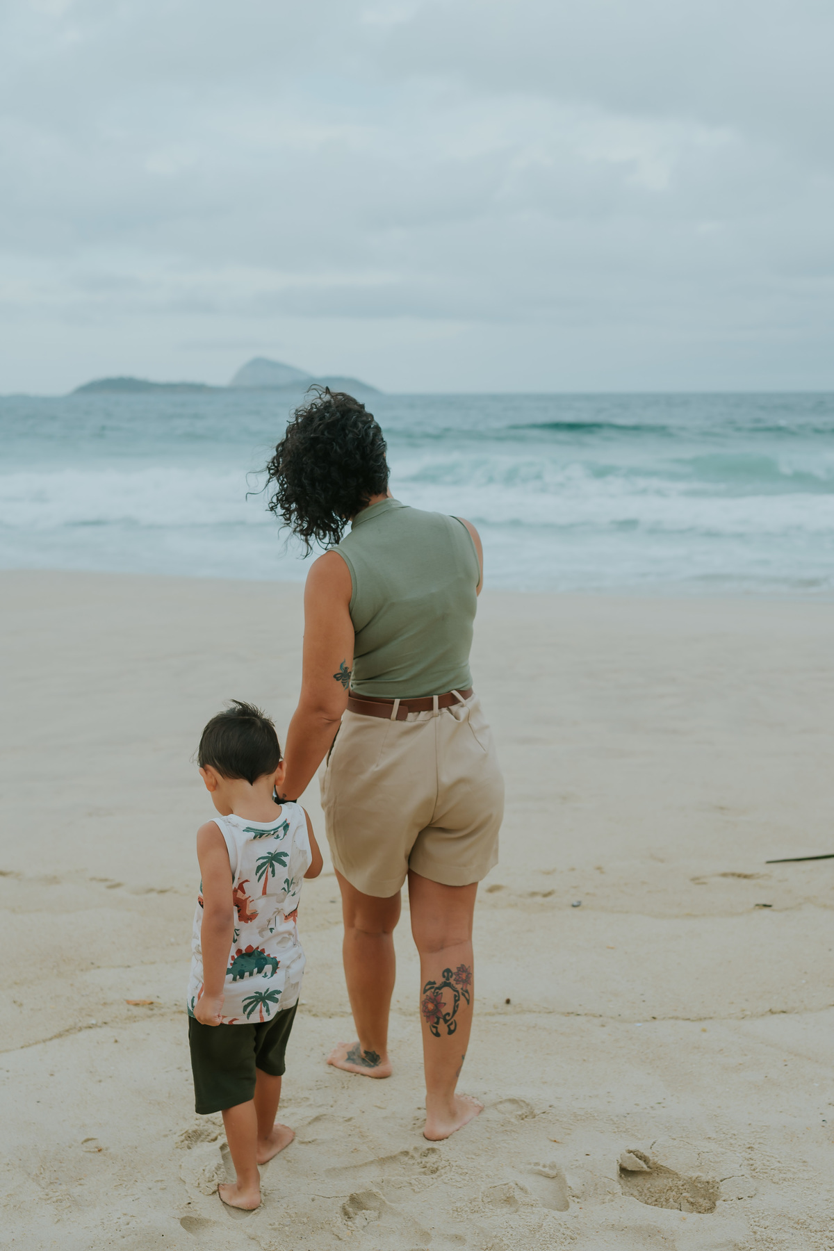 fotografia fotografa ensaio familia externo ao ar livre praia do Leblon Ipanema rio de janeiro rj espontâneo natural 