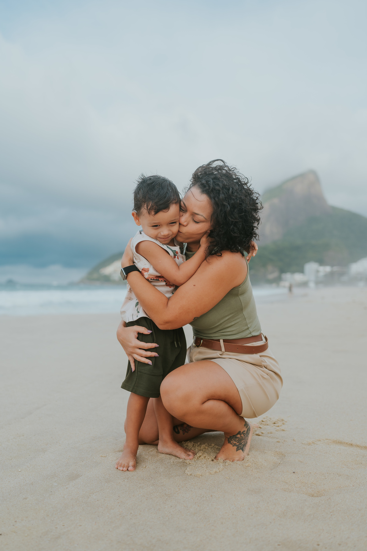 fotografia fotografa ensaio familia externo ao ar livre praia do Leblon Ipanema rio de janeiro rj espontâneo natural 