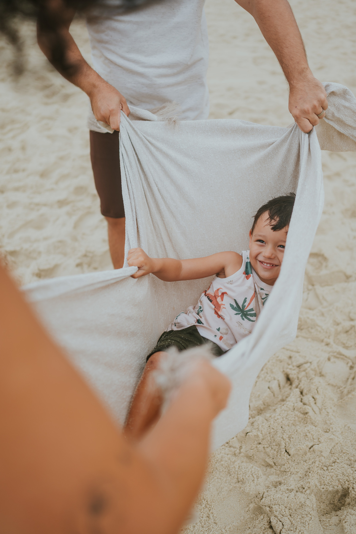 fotografia fotografa ensaio familia externo ao ar livre praia do Leblon Ipanema rio de janeiro rj espontâneo natural 