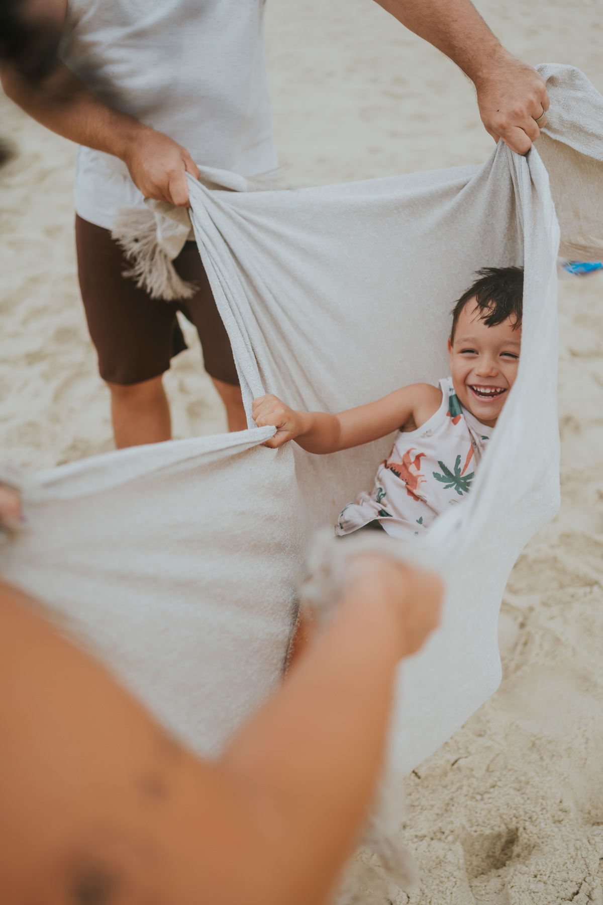 fotografia fotografa ensaio familia externo ao ar livre praia do Leblon Ipanema rio de janeiro rj espontâneo natural 