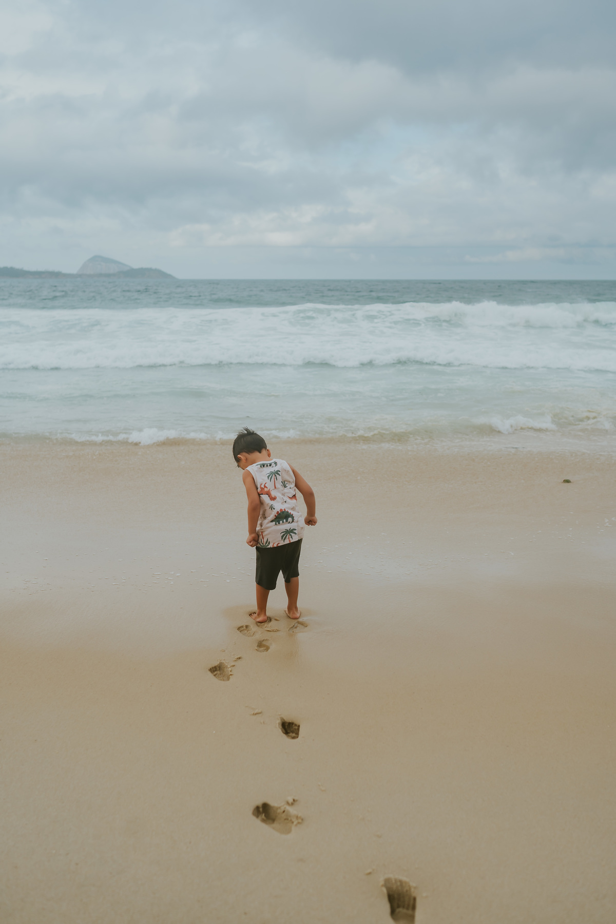 fotografia fotografa ensaio familia externo ao ar livre praia do Leblon Ipanema rio de janeiro rj espontâneo natural 
