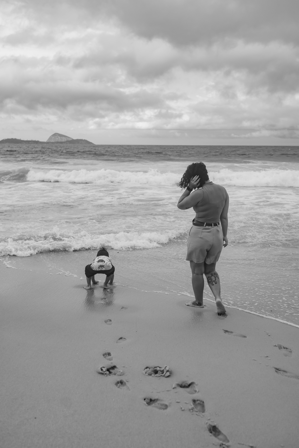 fotografia fotografa ensaio familia externo ao ar livre praia do Leblon Ipanema rio de janeiro rj espontâneo natural 