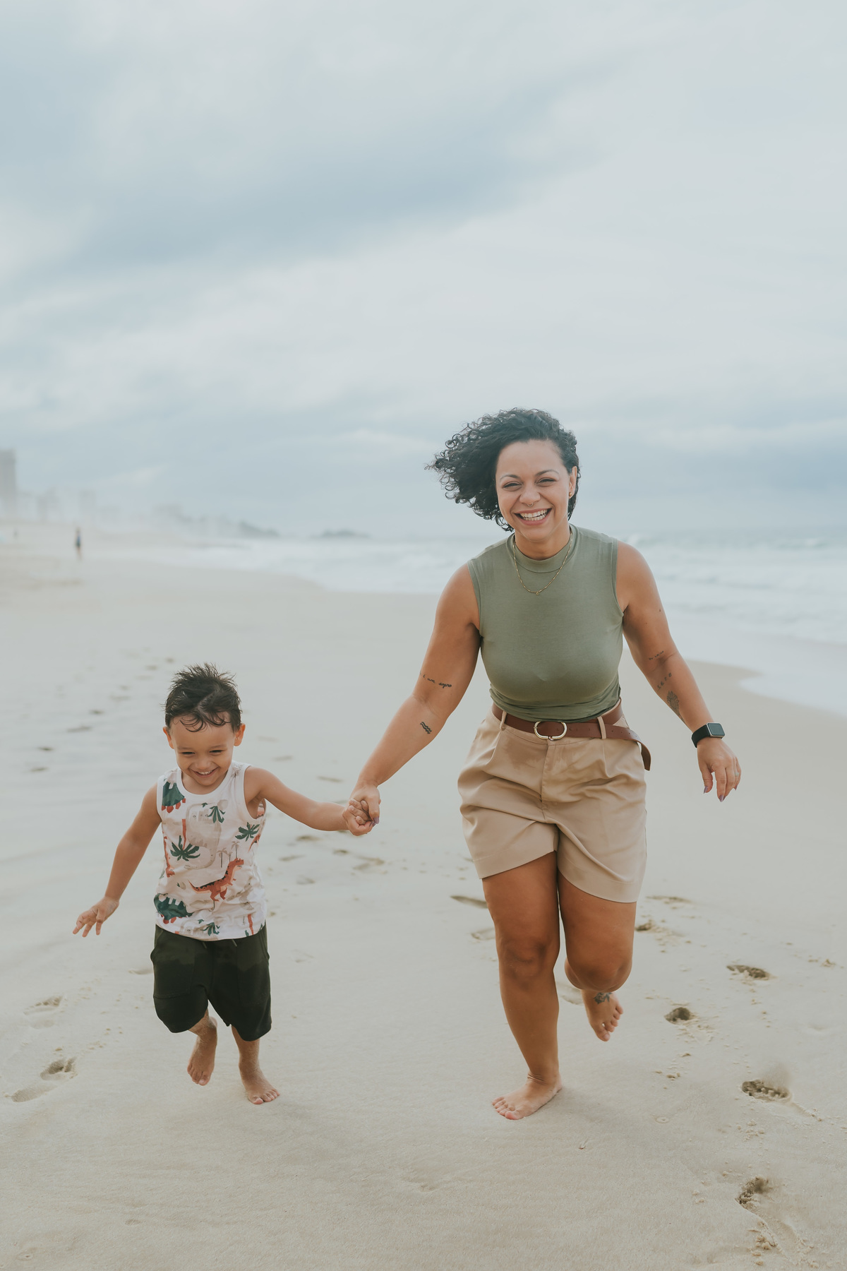 fotografia fotografa ensaio familia externo ao ar livre praia do Leblon Ipanema rio de janeiro rj espontâneo natural 