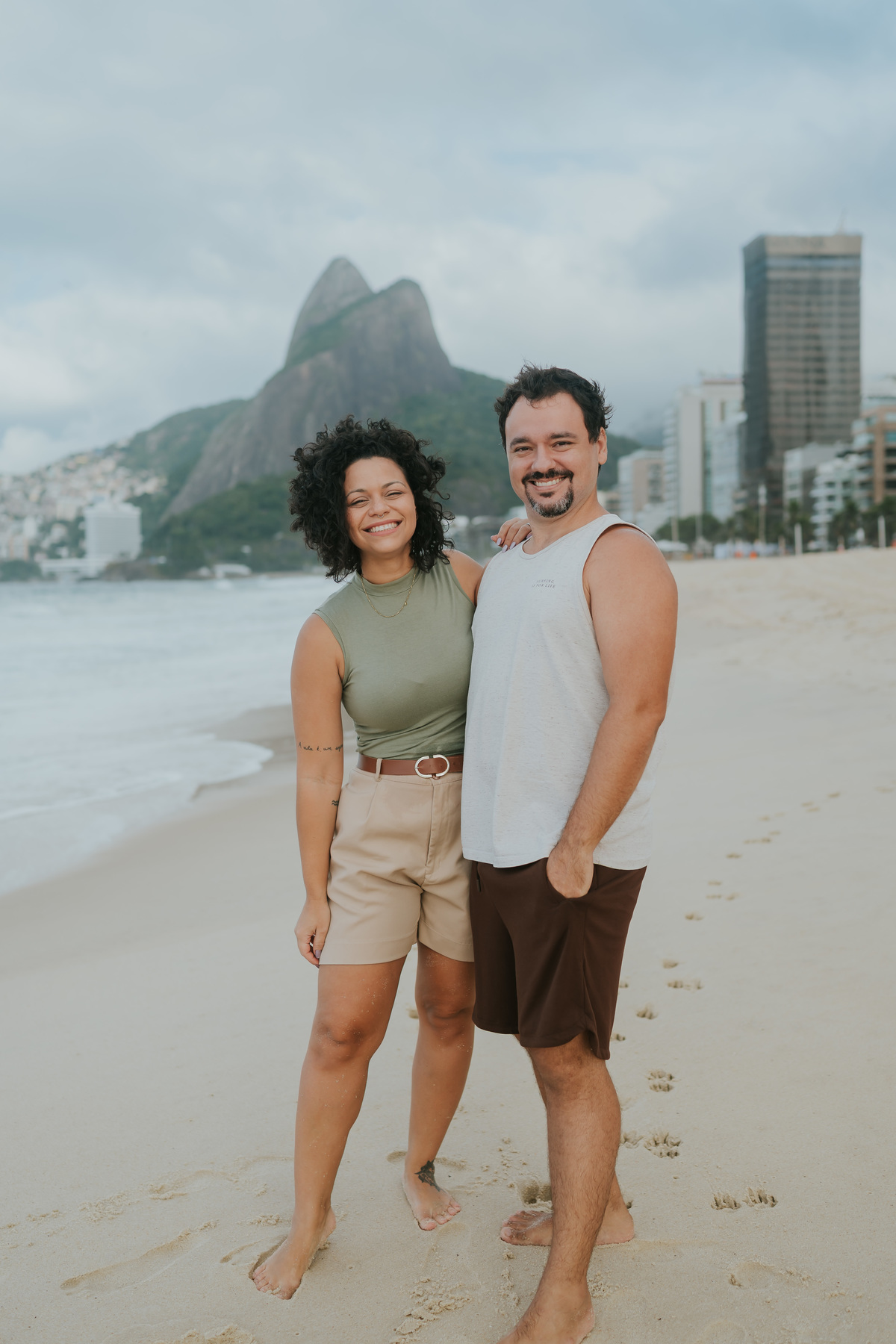 fotografia fotografa ensaio familia externo ao ar livre praia do Leblon Ipanema rio de janeiro rj espontâneo natural 