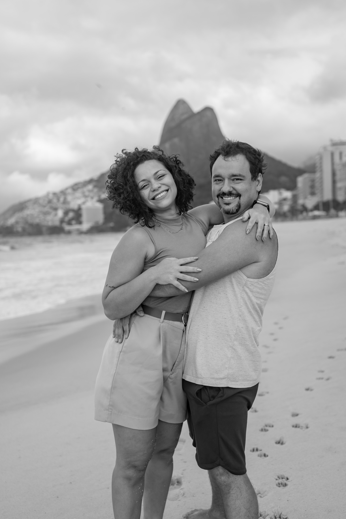 fotografia fotografa ensaio familia externo ao ar livre praia do Leblon Ipanema rio de janeiro rj espontâneo natural 