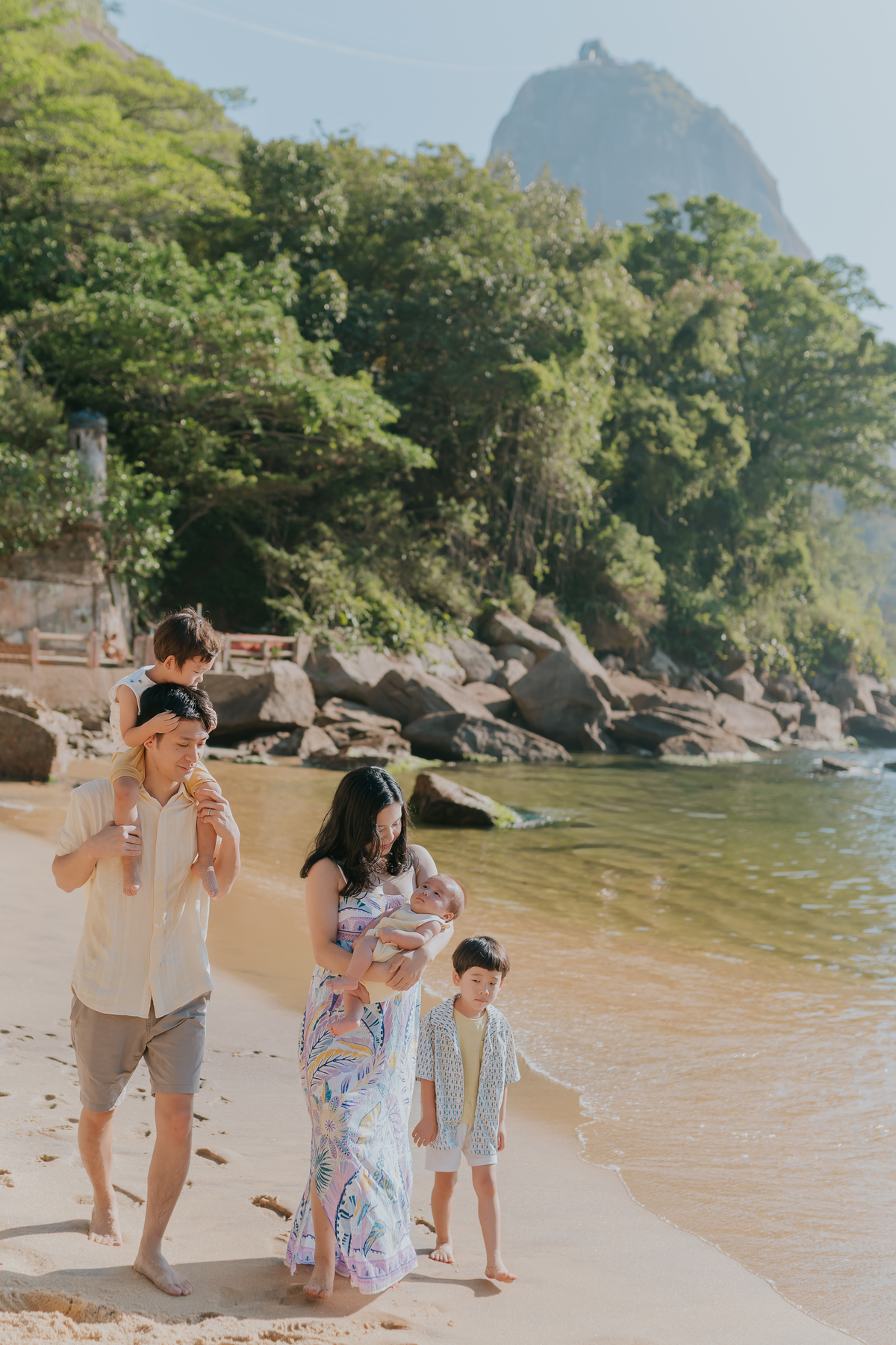 fotografia fotografa familia externo praia vermelha urca Rio de Janeiro rj crianças japonesas 