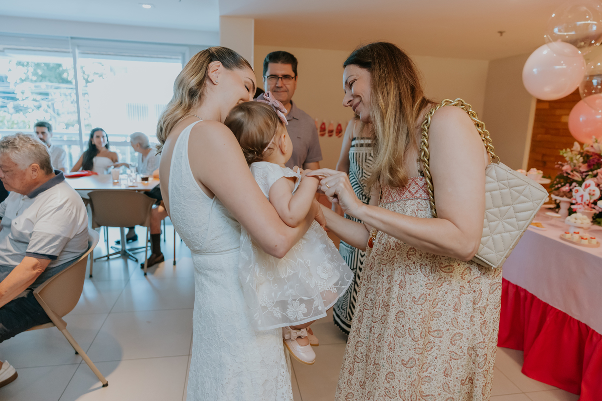 fotografia fotografa festa infantil 1 ano Manuela Río de Janeiro rj niteroi familia Icarai tema flores 