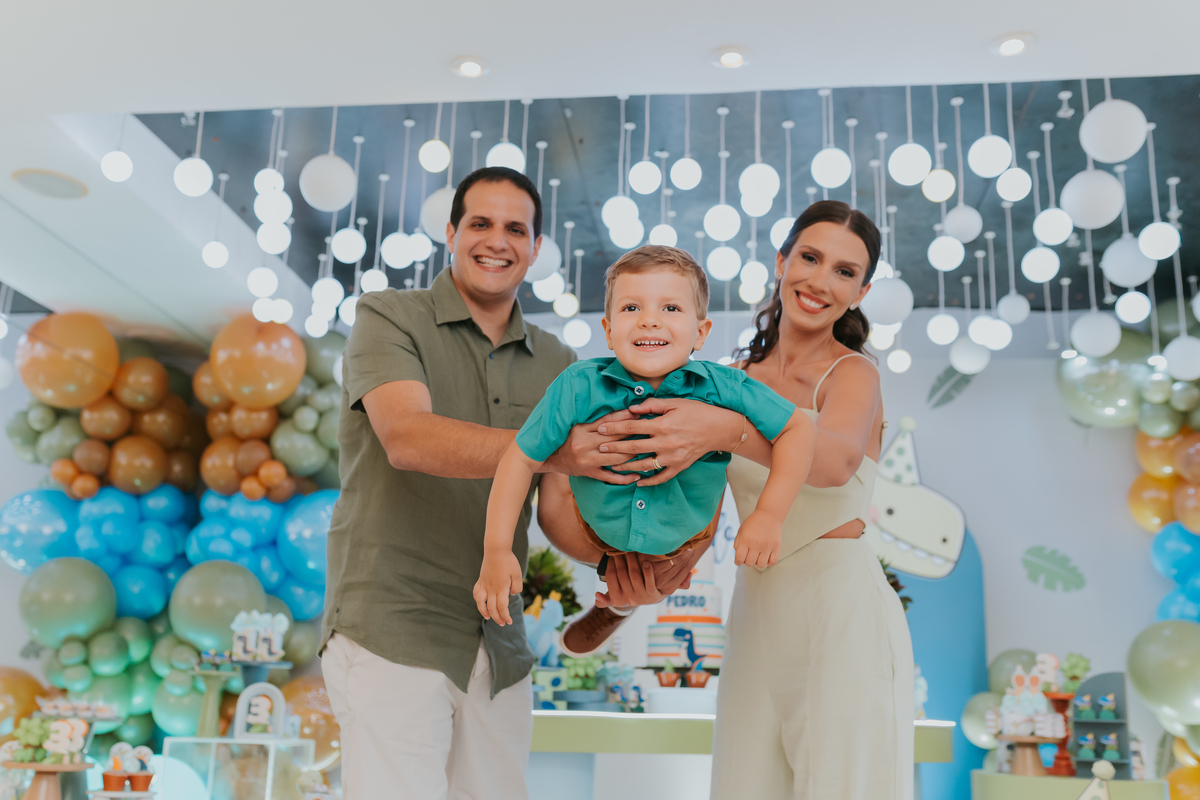 fotografia fotografa festa infantil rj Rio de Janeiro Botafogo espoleta buffet casa de festas 3 anos Pedro tema dinossauro 