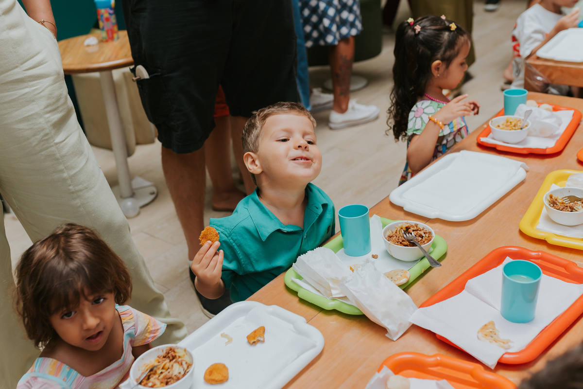 fotografia fotografa festa infantil rj Rio de Janeiro Botafogo espoleta buffet casa de festas 3 anos Pedro tema dinossauro 