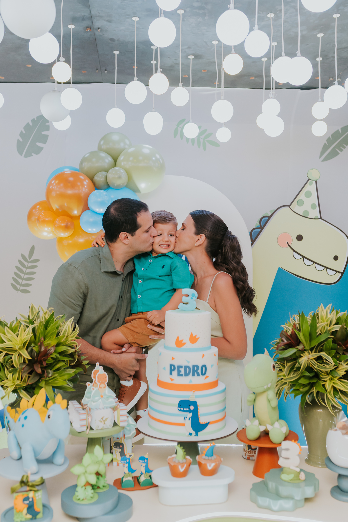 fotografia fotografa festa infantil rj Rio de Janeiro Botafogo espoleta buffet casa de festas 3 anos Pedro tema dinossauro 