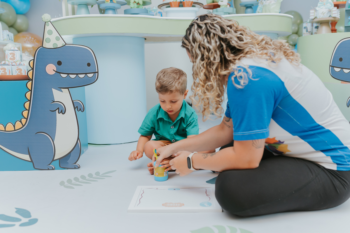 fotografia fotografa festa infantil rj Rio de Janeiro Botafogo espoleta buffet casa de festas 3 anos Pedro tema dinossauro 