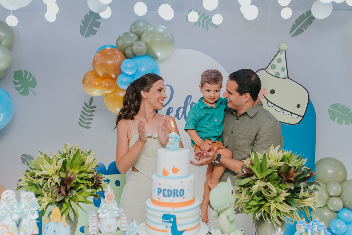 fotografia fotografa festa infantil rj Rio de Janeiro Botafogo espoleta buffet casa de festas 3 anos Pedro tema dinossauro 