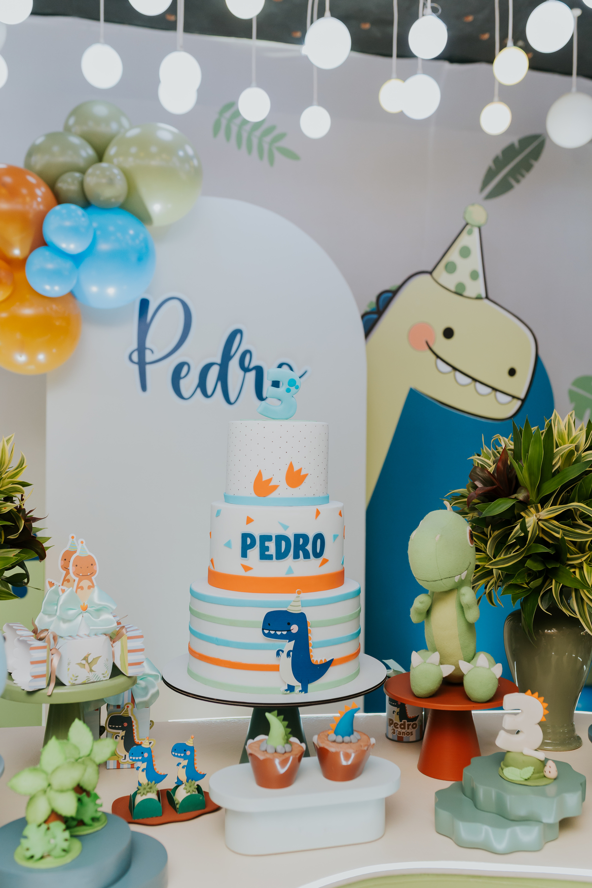 fotografia fotografa festa infantil rj Rio de Janeiro Botafogo espoleta buffet casa de festas 3 anos Pedro tema dinossauro 