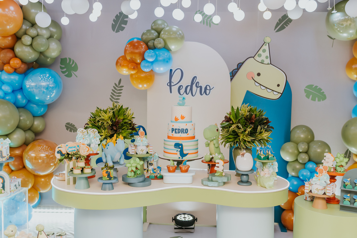 fotografia fotografa festa infantil rj Rio de Janeiro Botafogo espoleta buffet casa de festas 3 anos Pedro tema dinossauro 