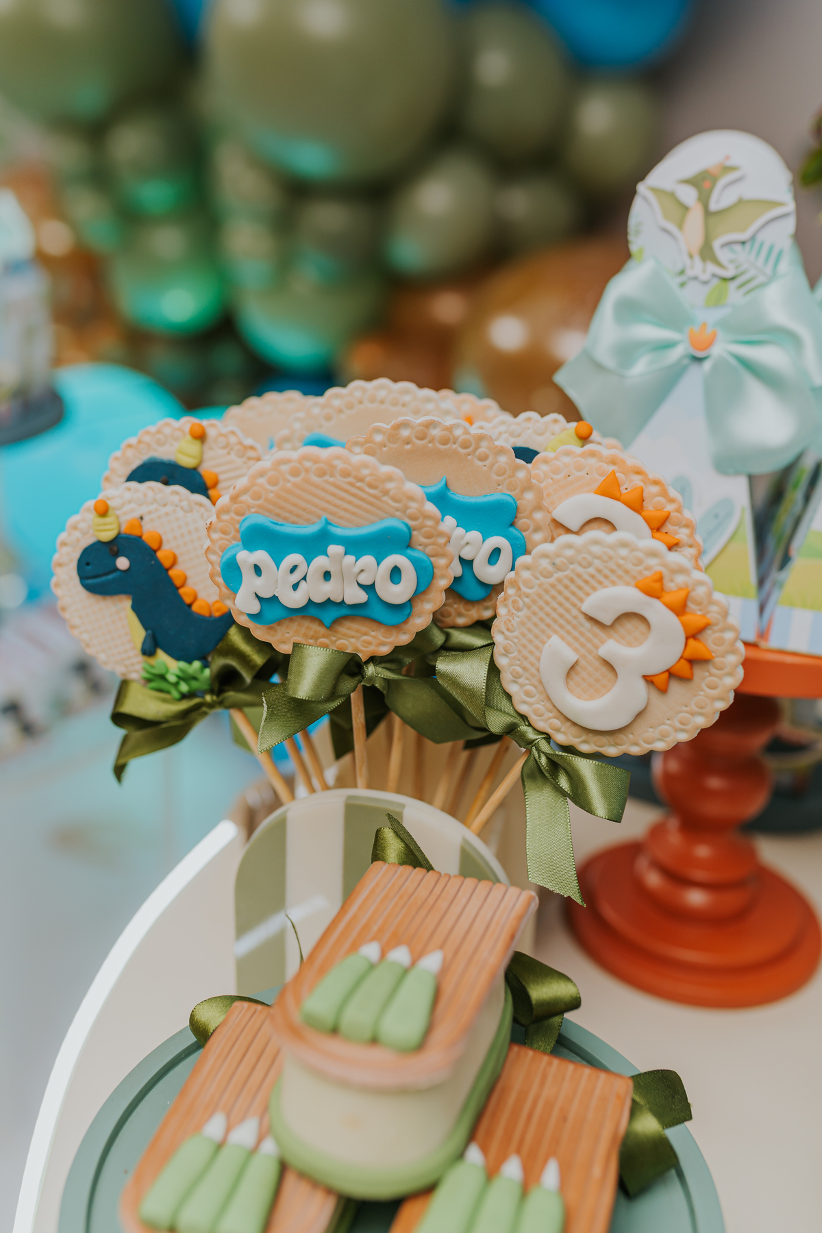 fotografia fotografa festa infantil rj Rio de Janeiro Botafogo espoleta buffet casa de festas 3 anos Pedro tema dinossauro 