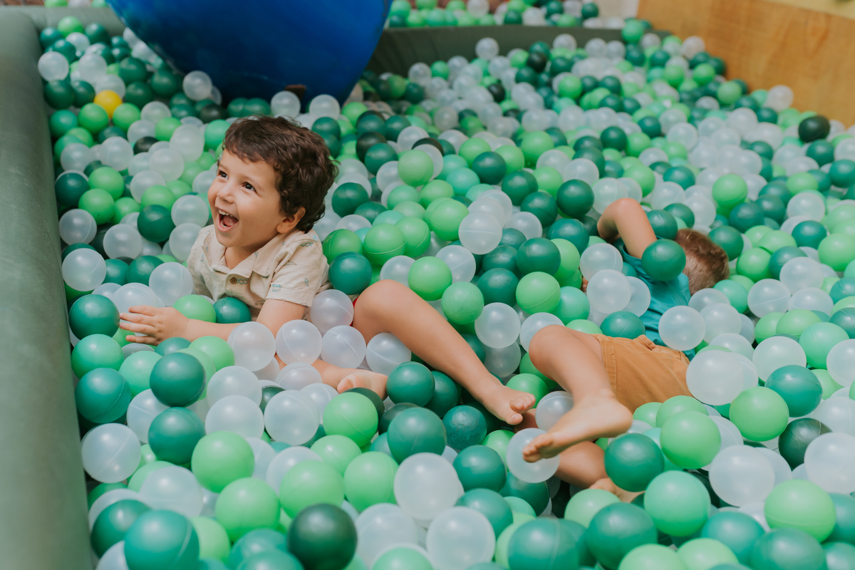 fotografia fotografa festa infantil rj Rio de Janeiro Botafogo espoleta buffet casa de festas 3 anos Pedro tema dinossauro 