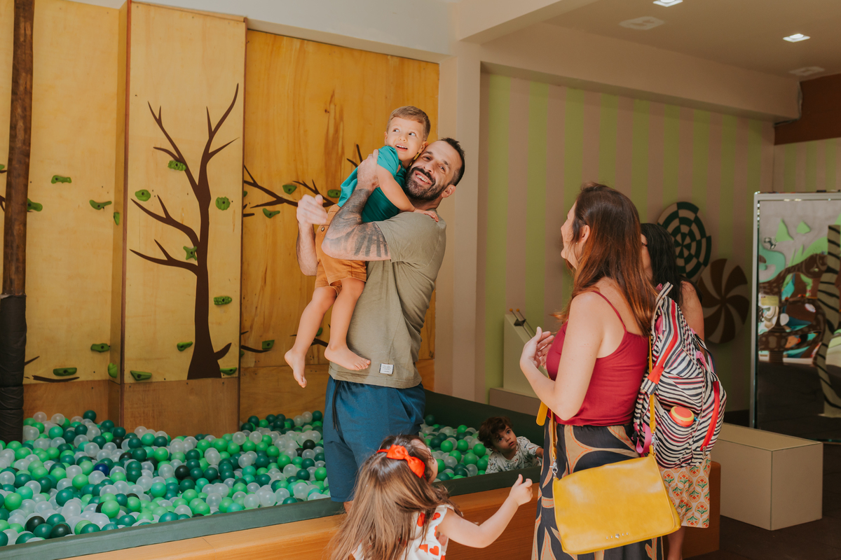 fotografia fotografa festa infantil rj Rio de Janeiro Botafogo espoleta buffet casa de festas 3 anos Pedro tema dinossauro 