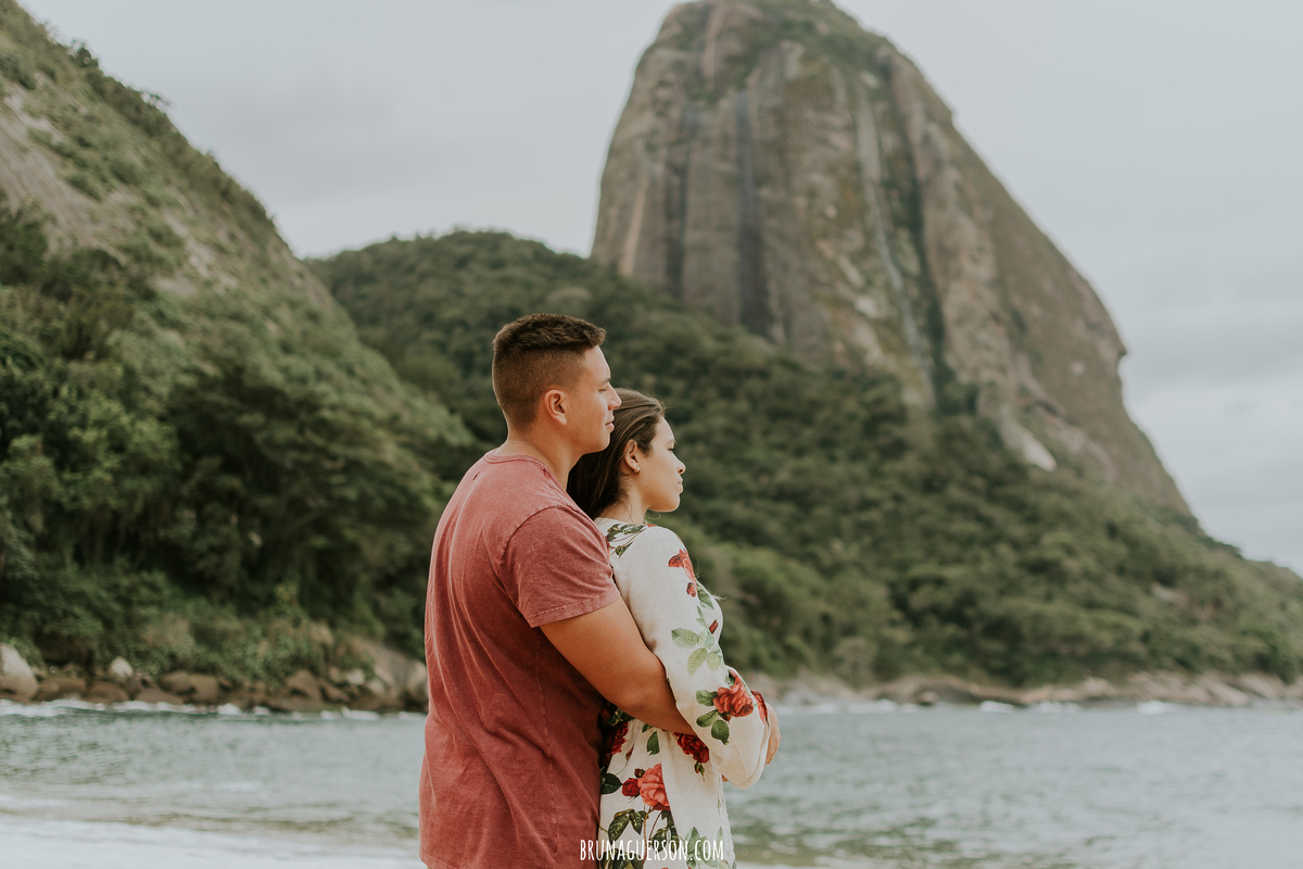 ensaio de casal praia vermelha urca rio de janeiro rj nublado praia 