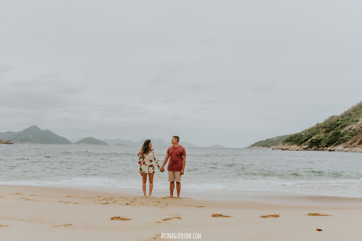 ensaio de casal praia vermelha urca rio de janeiro rj nublado praia 