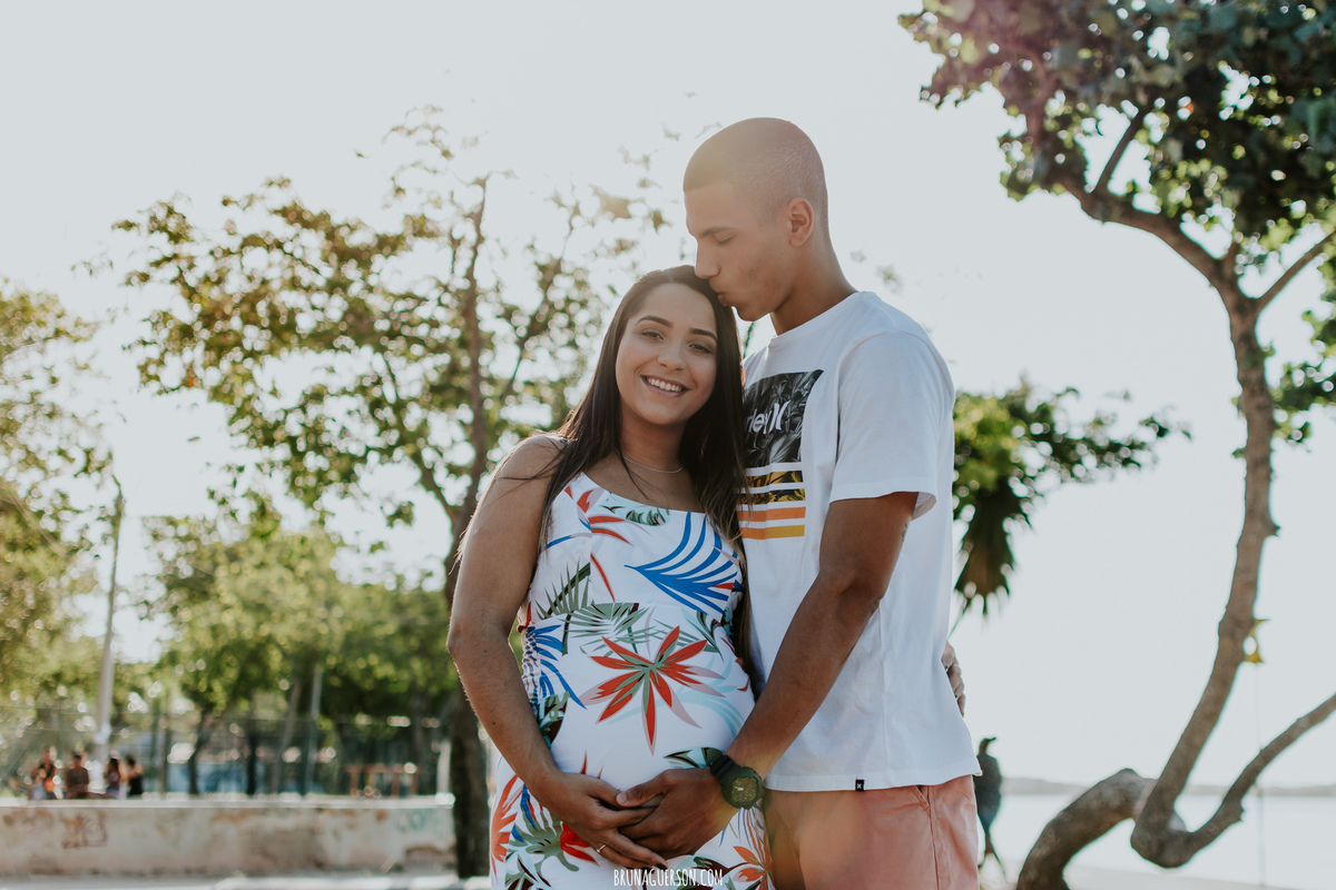  fotografia ensaio externo de casal gestante Rio de Janeiro ilha do governador fotógrafa rj 