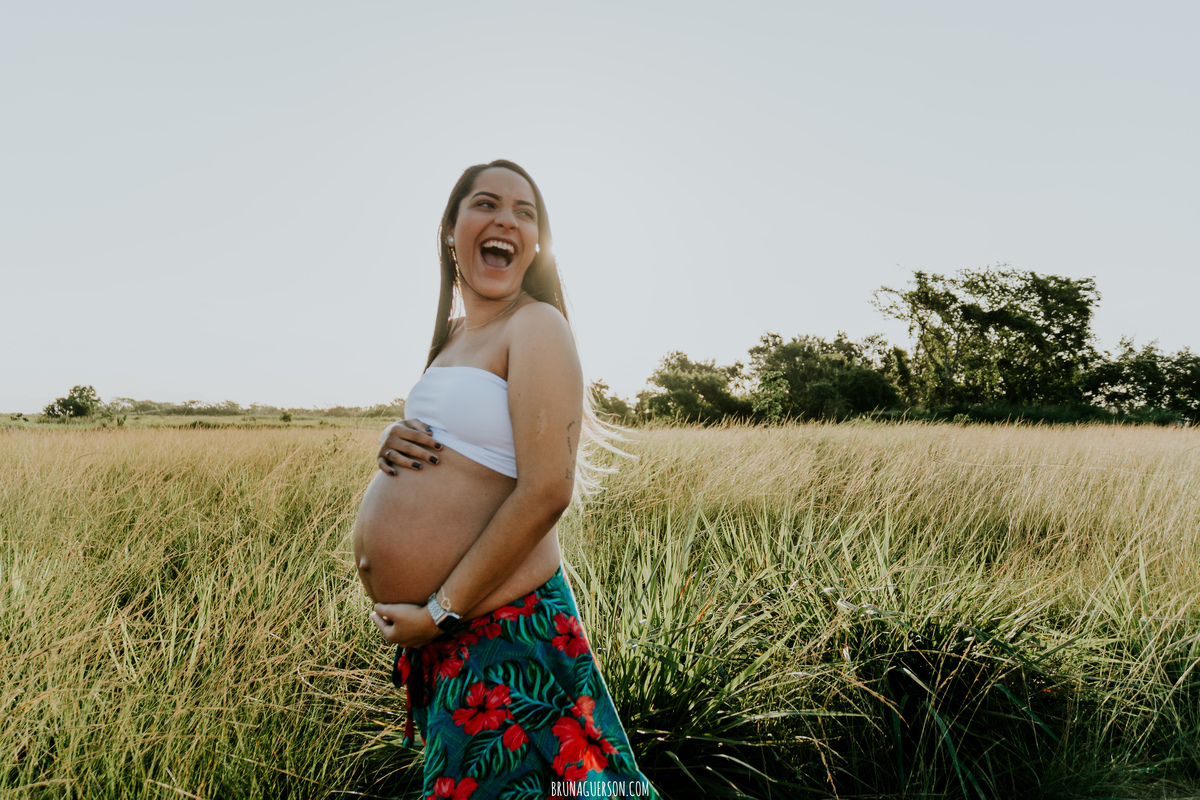  fotografia ensaio externo de casal gestante Rio de Janeiro ilha do governador fotógrafa rj 