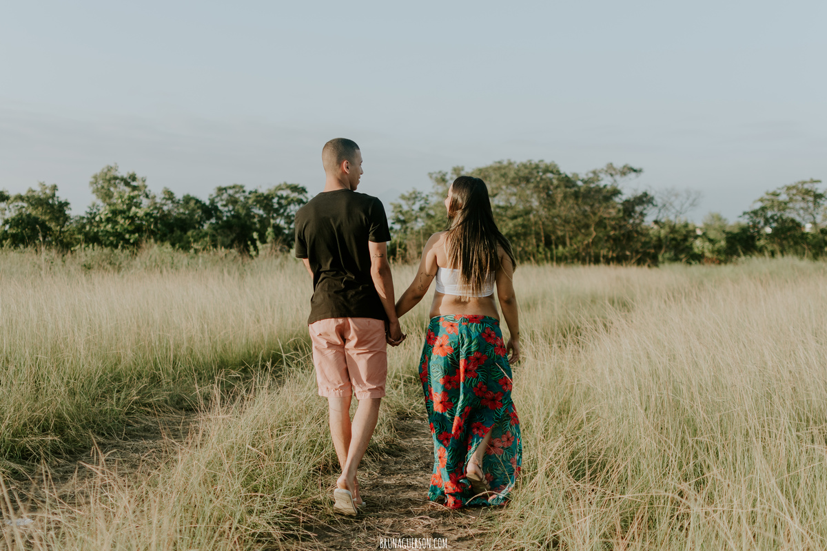  fotografia ensaio externo de casal gestante Rio de Janeiro ilha do governador fotógrafa rj 