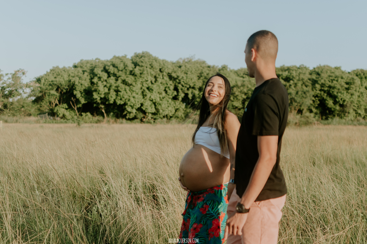  fotografia ensaio externo de casal gestante Rio de Janeiro ilha do governador fotógrafa rj 