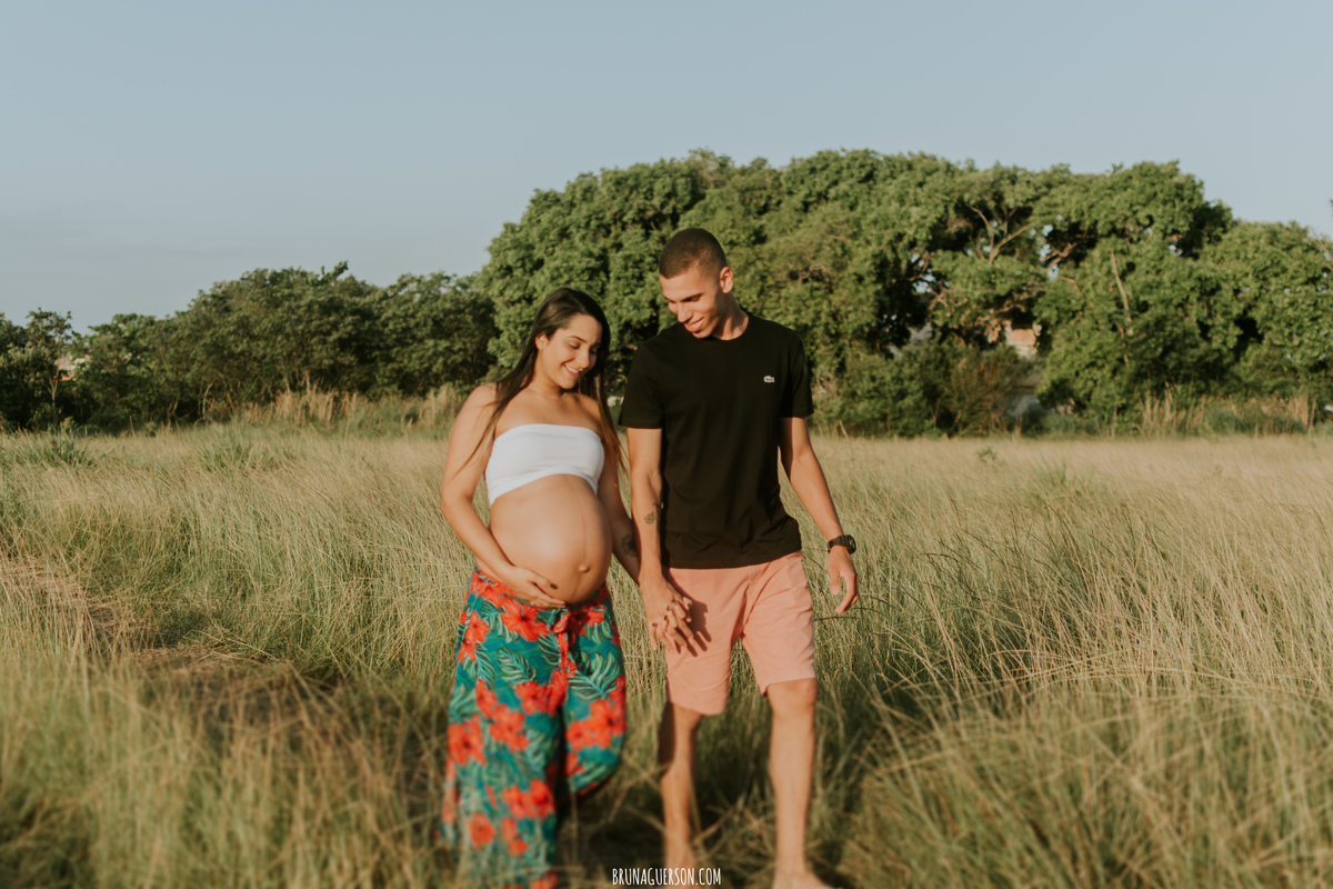  fotografia ensaio externo de casal gestante Rio de Janeiro ilha do governador fotógrafa rj 