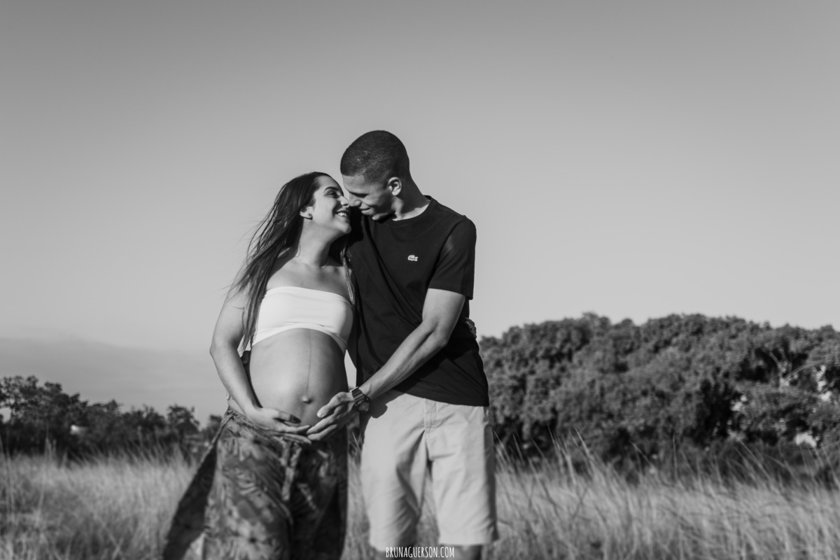  fotografia ensaio externo de casal gestante Rio de Janeiro ilha do governador fotógrafa rj 