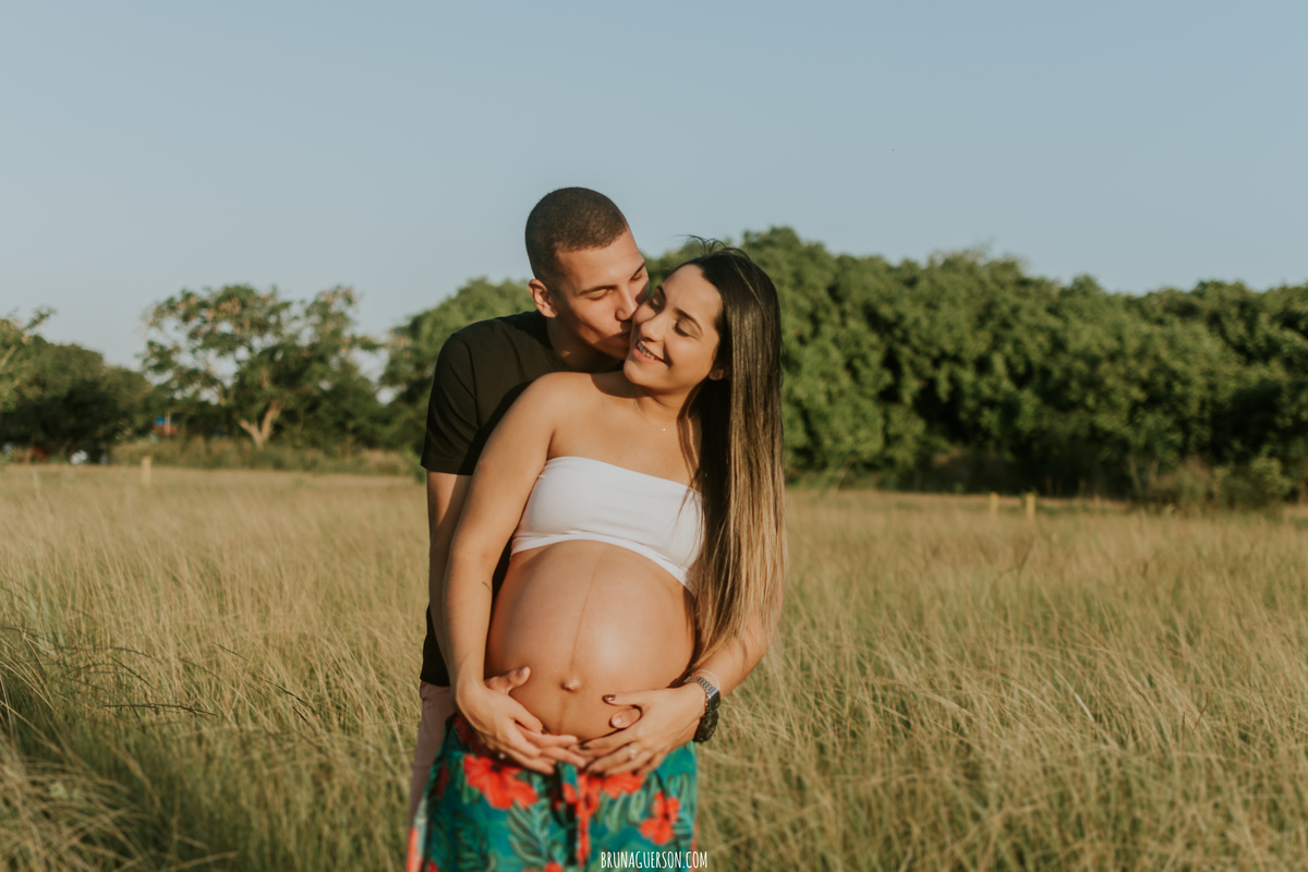  fotografia ensaio externo de casal gestante Rio de Janeiro ilha do governador fotógrafa rj 