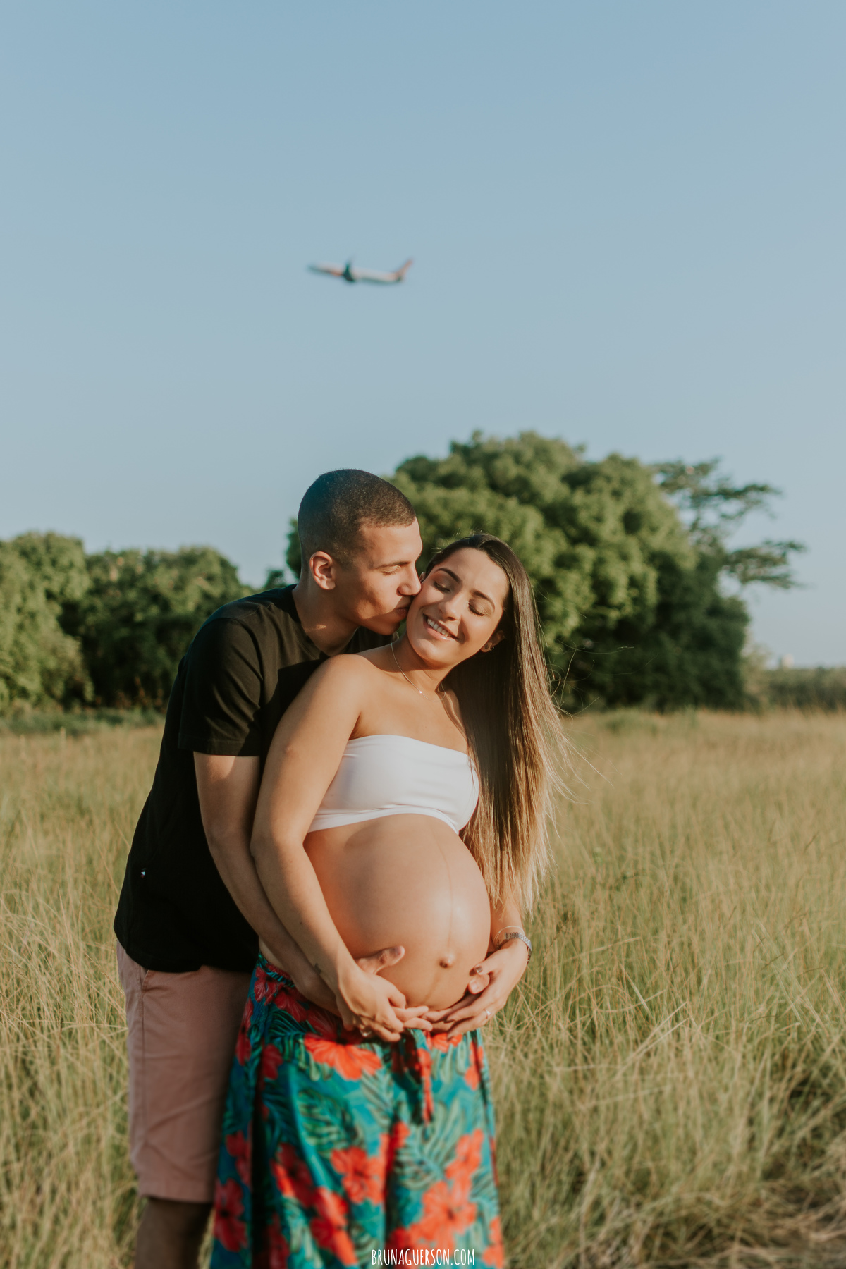  fotografia ensaio externo de casal gestante Rio de Janeiro ilha do governador fotógrafa rj 
