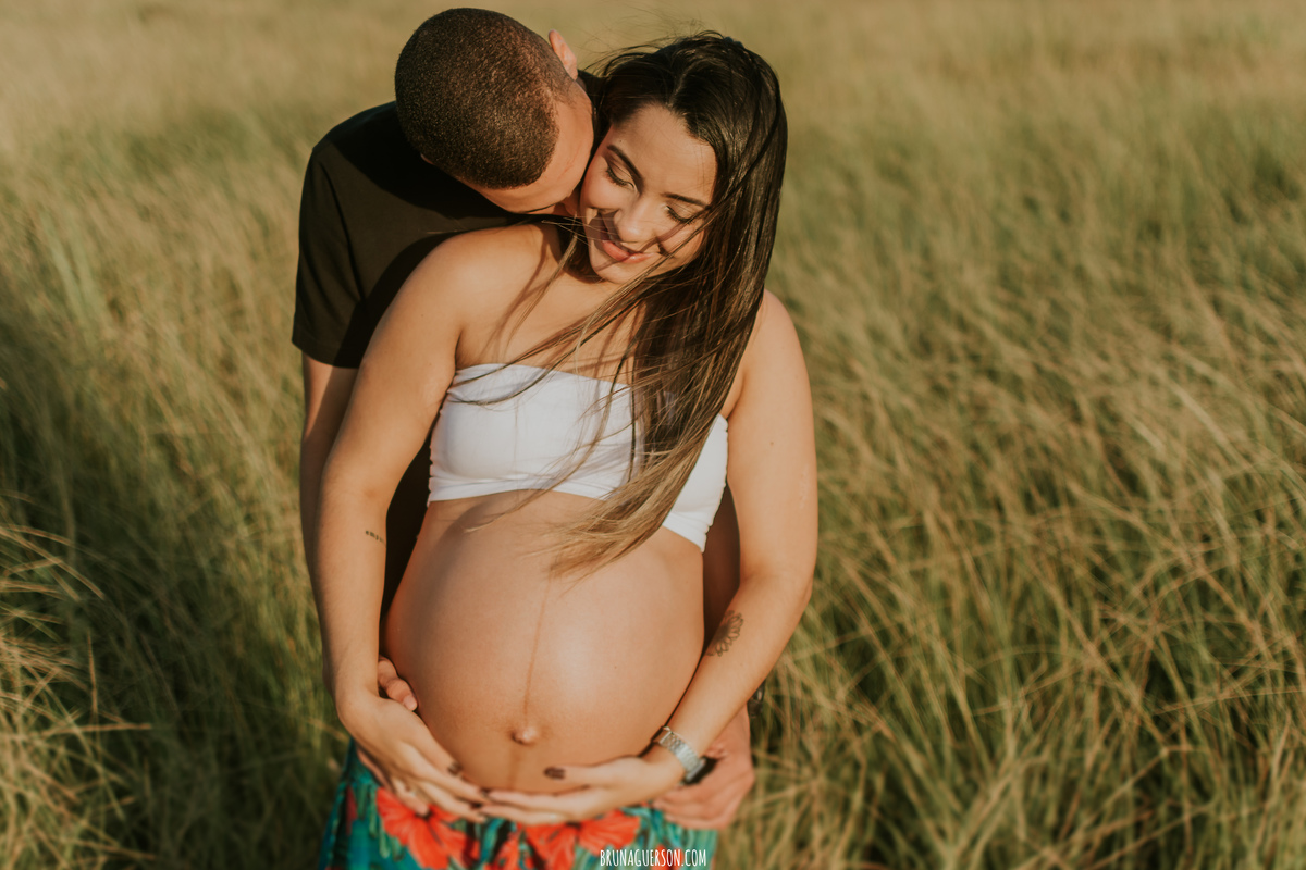  fotografia ensaio externo de casal gestante Rio de Janeiro ilha do governador fotógrafa rj 