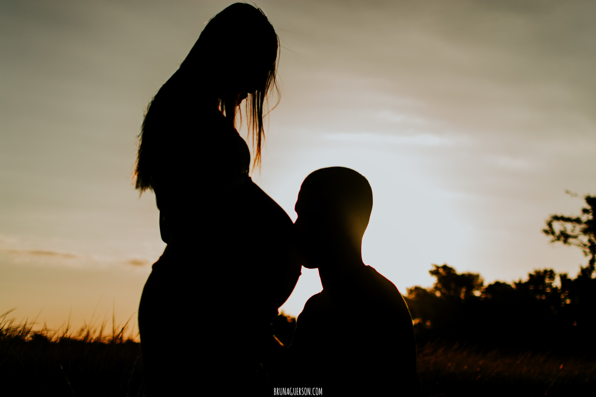  fotografia ensaio externo de casal gestante Rio de Janeiro ilha do governador fotógrafa rj 