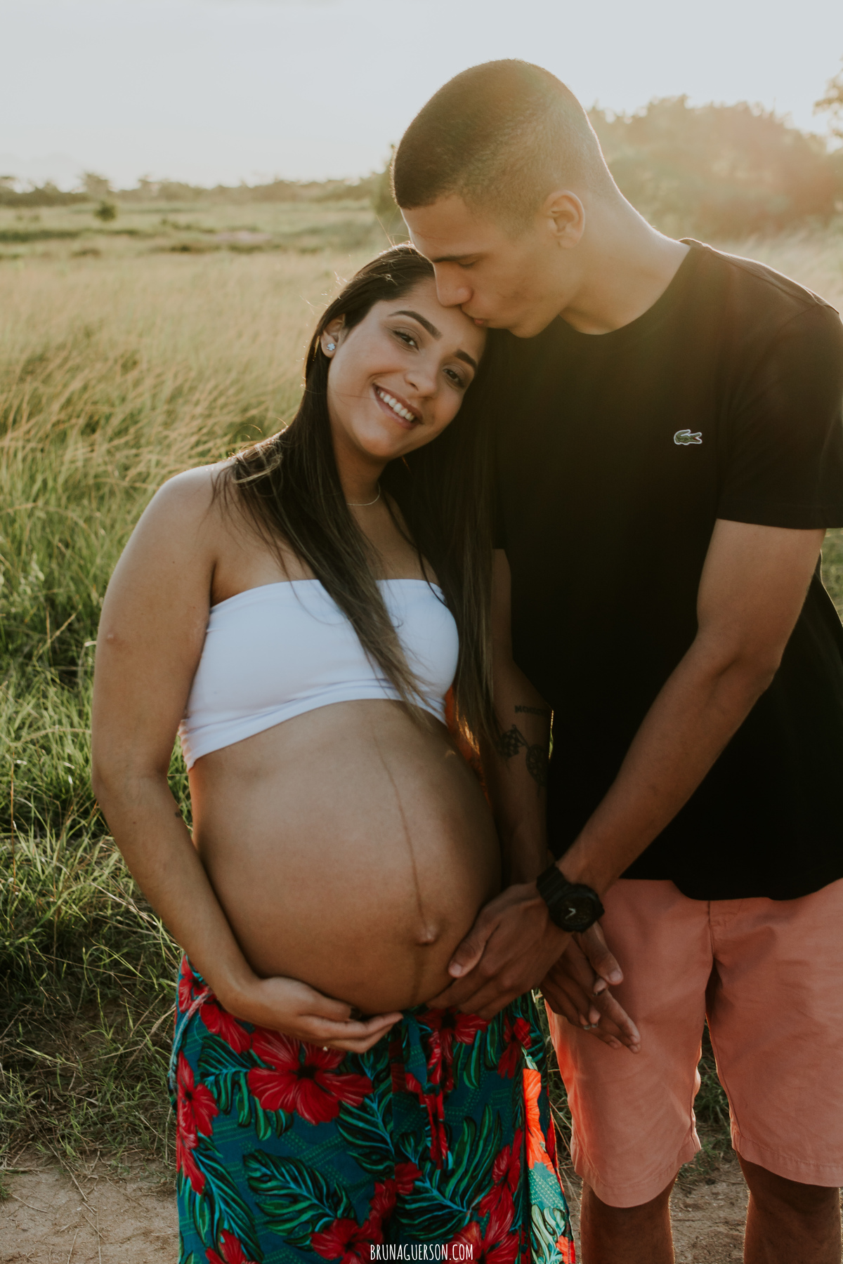  fotografia ensaio externo de casal gestante Rio de Janeiro ilha do governador fotógrafa rj 