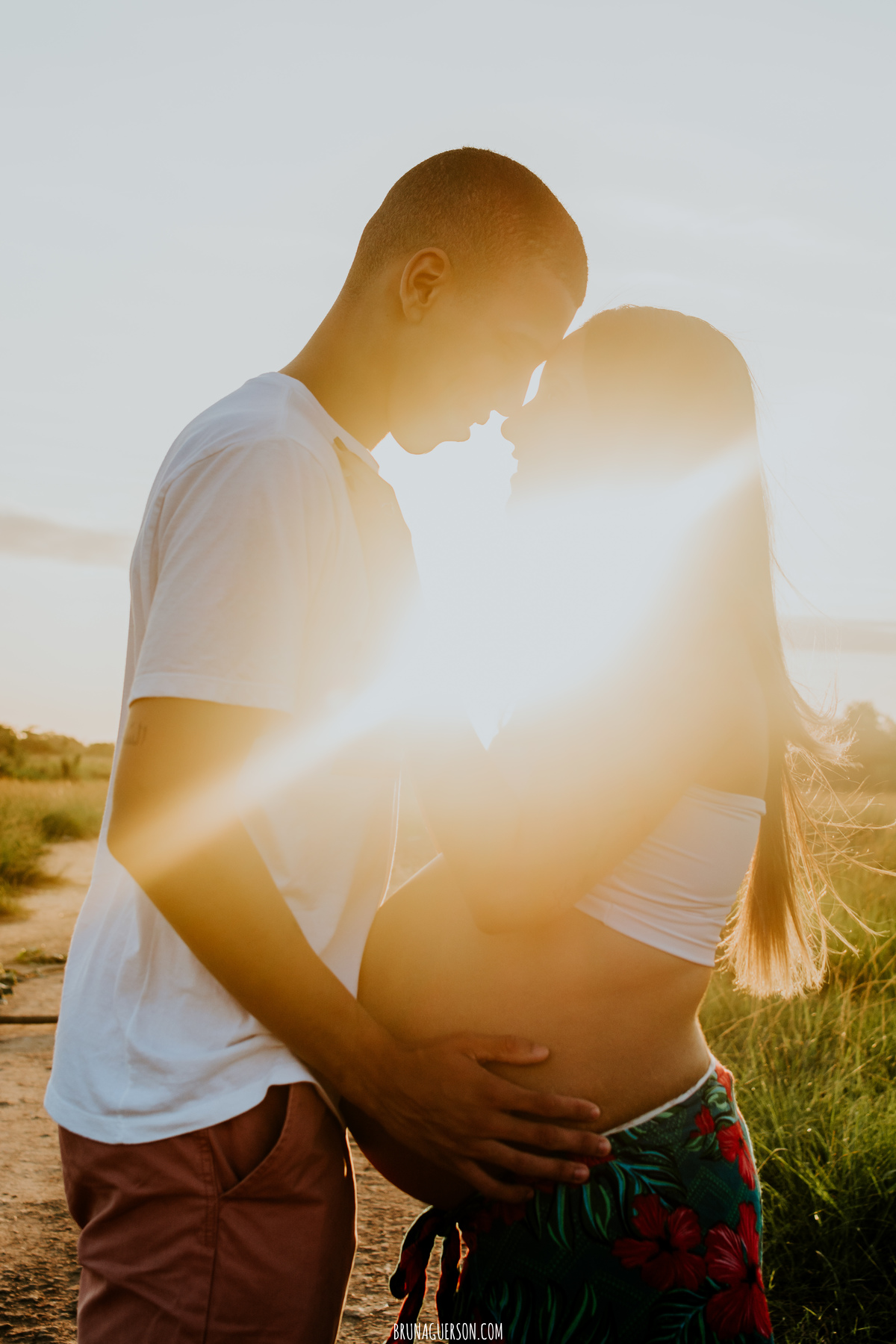  fotografia ensaio externo de casal gestante Rio de Janeiro ilha do governador fotógrafa rj 