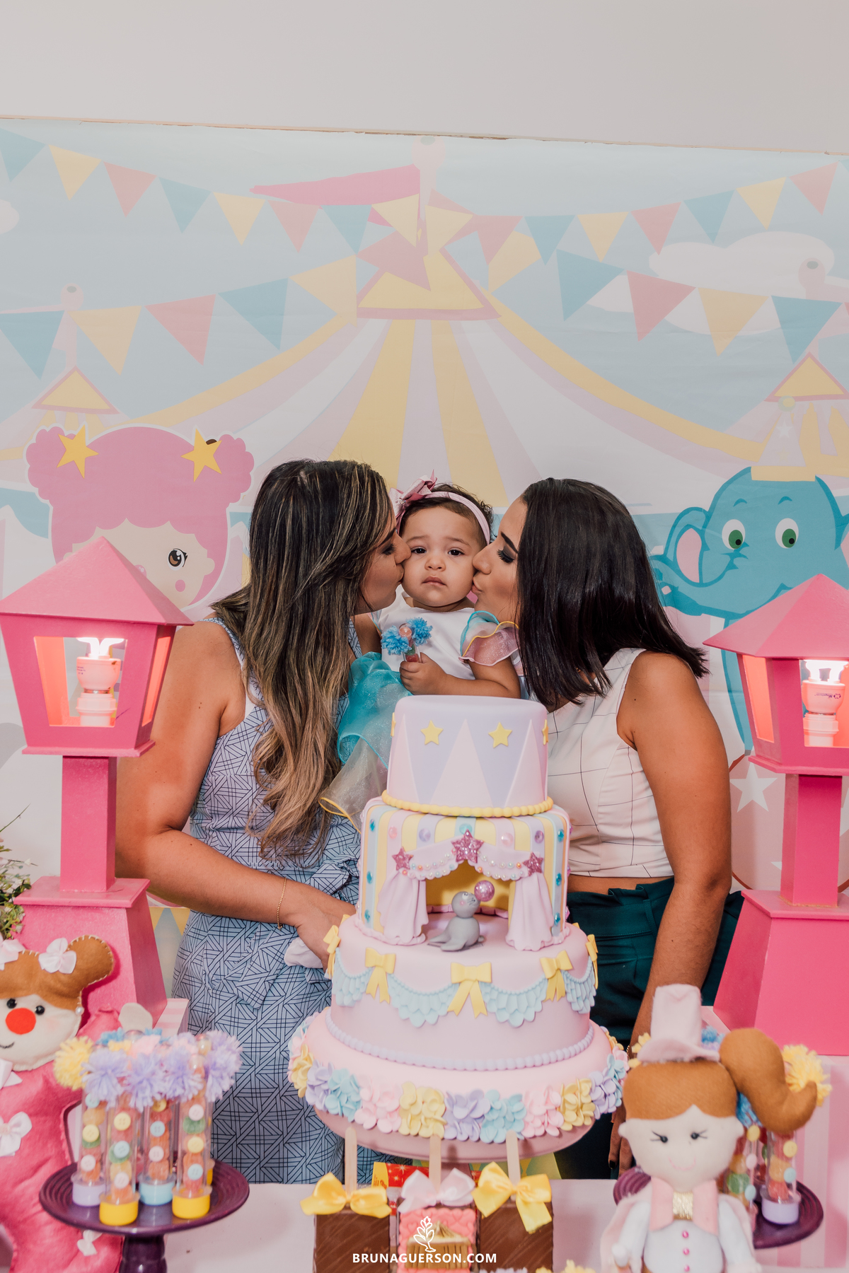 decoração circo rosa festa infantil rj rio de janeiro  fotografia bruna guerson fotos mesa do bolo familia